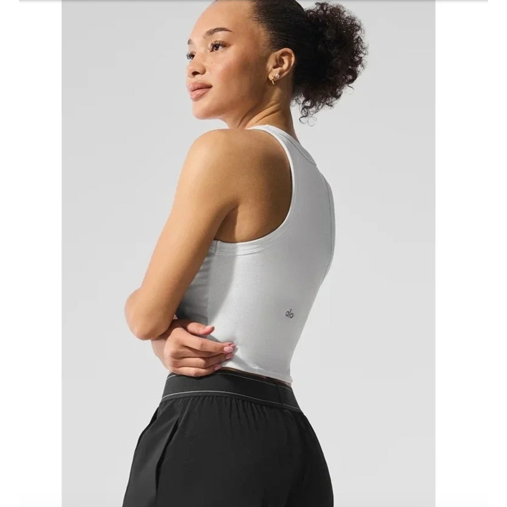 ALO Yoga Goddess Ribbed Go-To Tank Womens M White Athleisure Activewear Minimal
